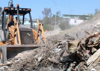 Contribuyen constructores a erradicar tiraderos clandestinos