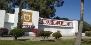 Atienden escurrimiento de aguas residuales en Parque Morelos