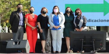 Celebra Facultad de Derecho de UABC graduaciones en modalidad de “automóvil”