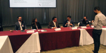 Capacitan a constructores para evitar extorsiones telefónicas