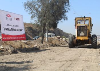 Apoya CMIC Tijuana en la limpieza del Bulevar 2000