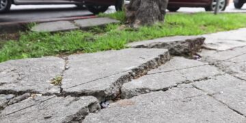 Proponen acciones para evitar daños en infraestructura vial