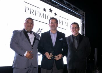 Distinguen a Alejandro Jiménez como líder inmobiliario en BC