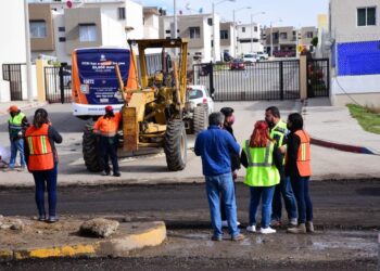 Dan solución a vialidad en mal estado en Barcelona Residencial