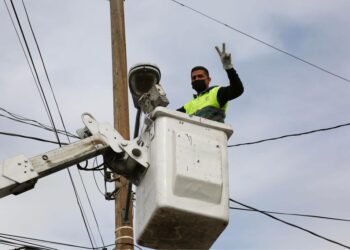 Buscan seguir iluminando la ciudad para brindar mayor seguridad