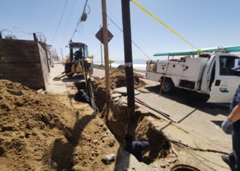 Trabajan en rehabilitar alcantarillado en Paseo Costero