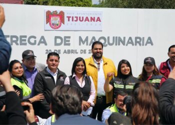 Entregan maquinaria a delegaciones de Tijuana