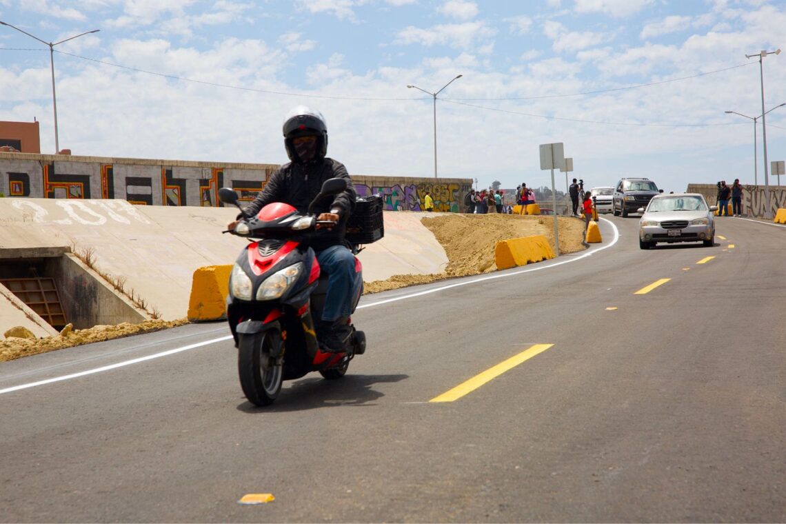 Ponen en marcha paso de terraplén en zona de Puente Los Olivos