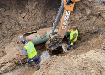 Atiende Cespt fuga en línea de conducción en Villas del Prado