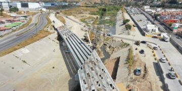 Concluyen montaje de trabes en Puente Los Olivos