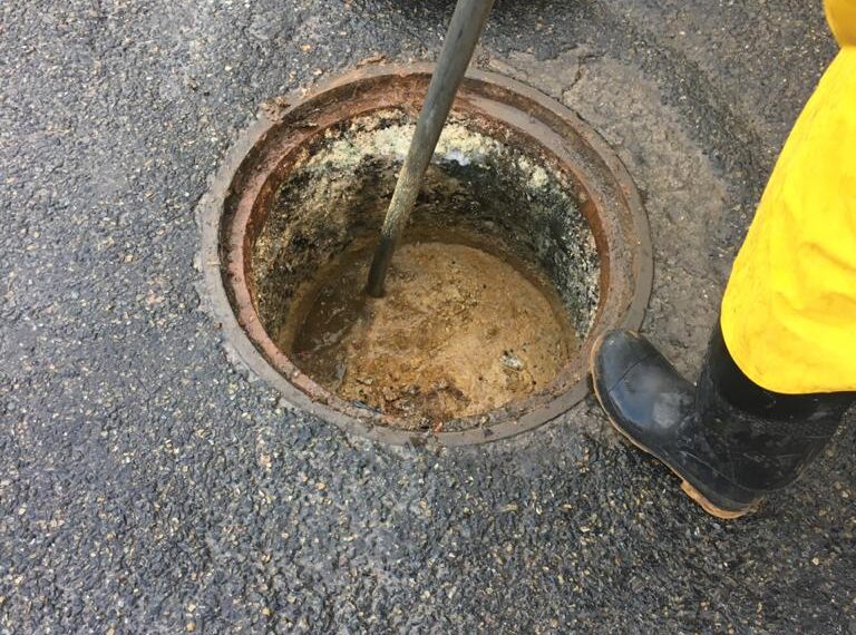 Realiza Cespt trabajos correctivos en redes sanitarias