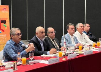 Gestionan constructores locales mayor participación en obras de infraestructura