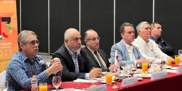 Gestionan constructores locales mayor participación en obras de infraestructura