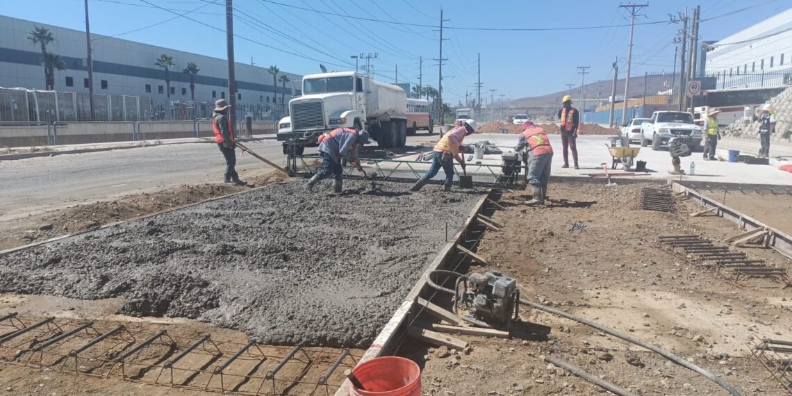 Avanza obra vial en Calle 12 de Otay