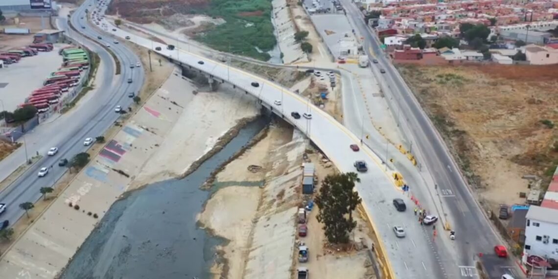 Reabre circulación en Puente Los Olivos