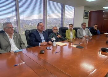 Firman alianza CCE y SEMOV para el ordenamiento y mejora de la movilidad industrial