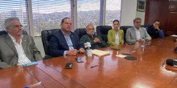 Firman alianza CCE y SEMOV para el ordenamiento y mejora de la movilidad industrial