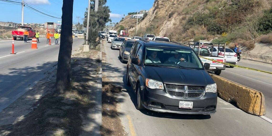 Cierran carril de circulación en el Rosas Magallón por reparaciones