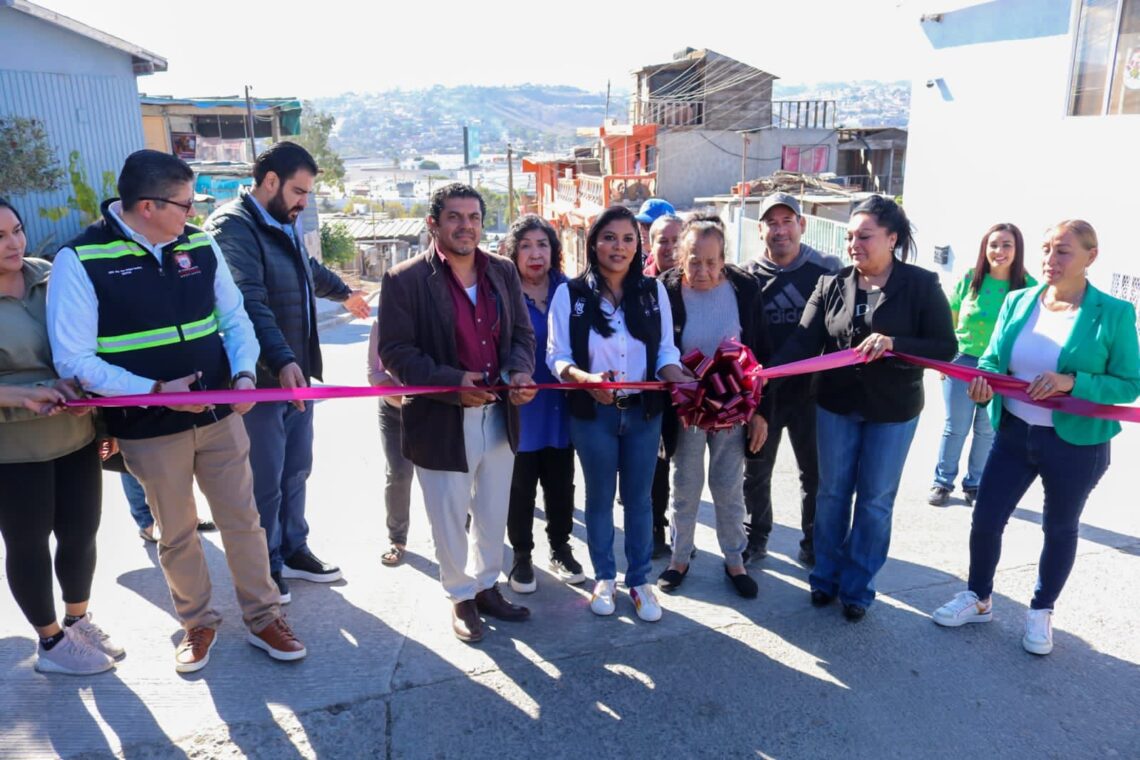 Refuerza pavimentación de cara al fin de año el Ayuntamiento de Tijuana