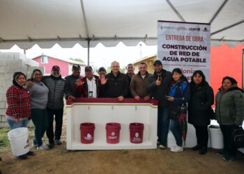 Entregan proyecto de agua potable a comunidad de la colonia Castillo