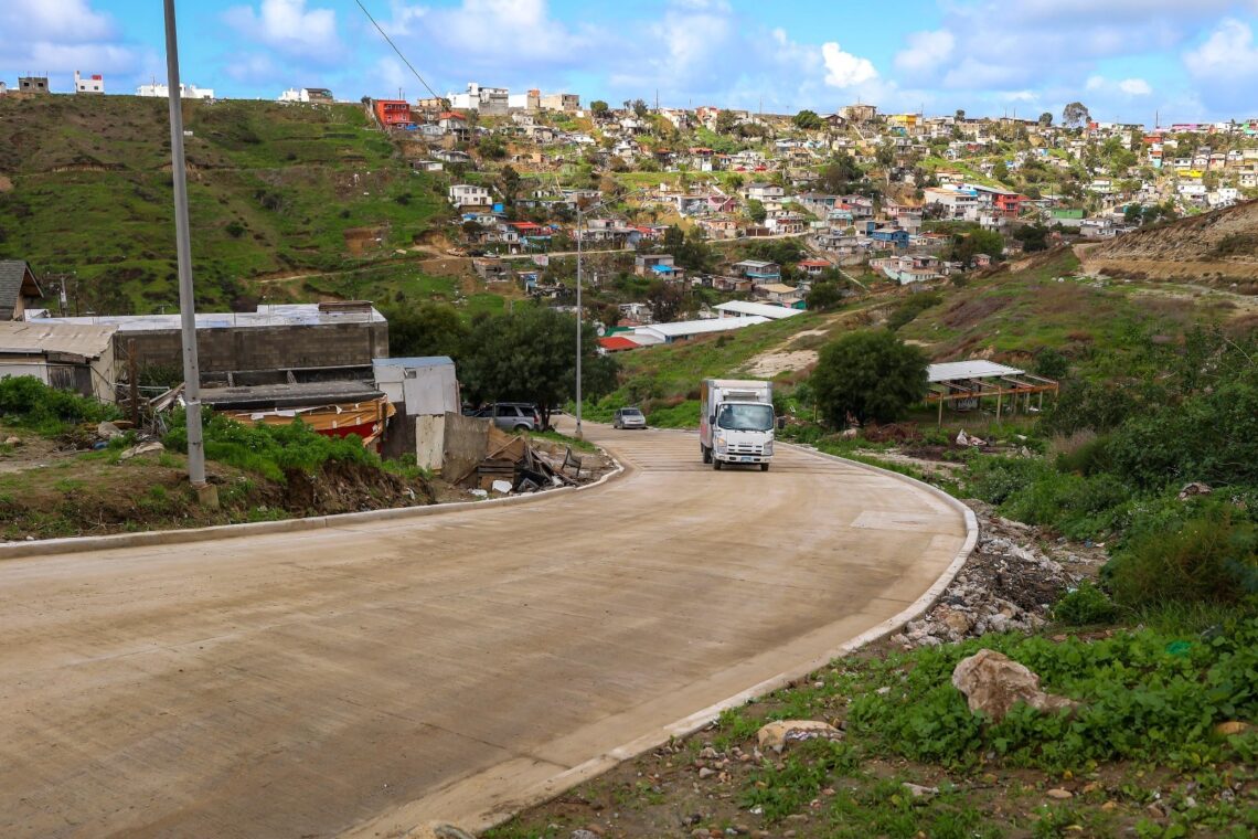 Inauguran vialidad de concreto hidráulico en Col. San Bernardo