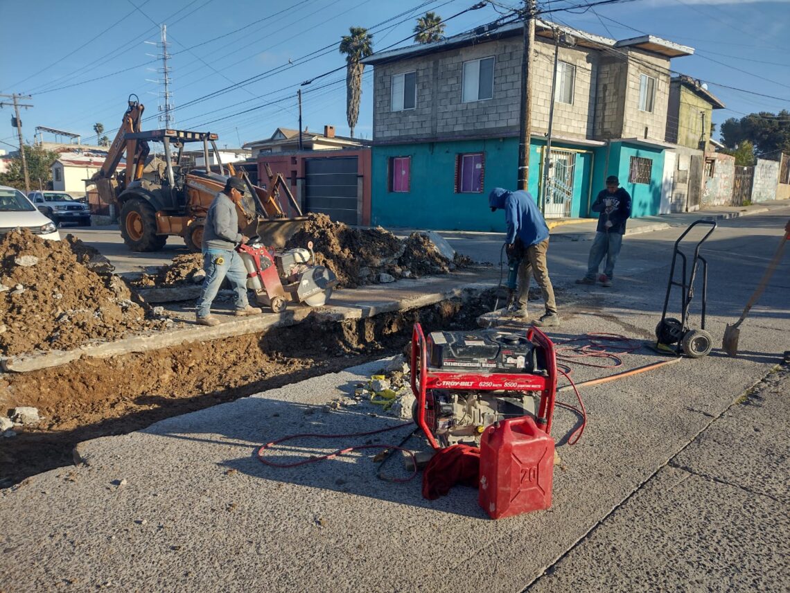 Atiende Cespt bacheo en colonias de Tijuana