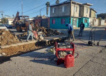 Atiende Cespt bacheo en colonias de Tijuana