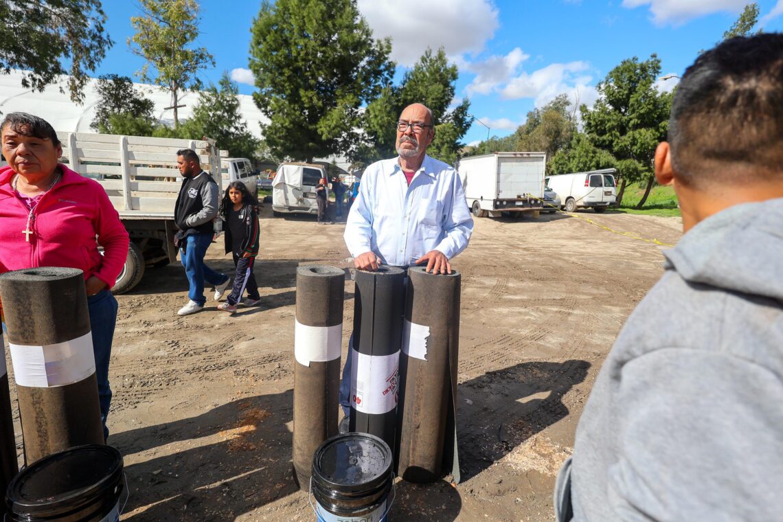 Entregan más de 600 paquetes con material de construcción a familias vulnerables de Tijuana