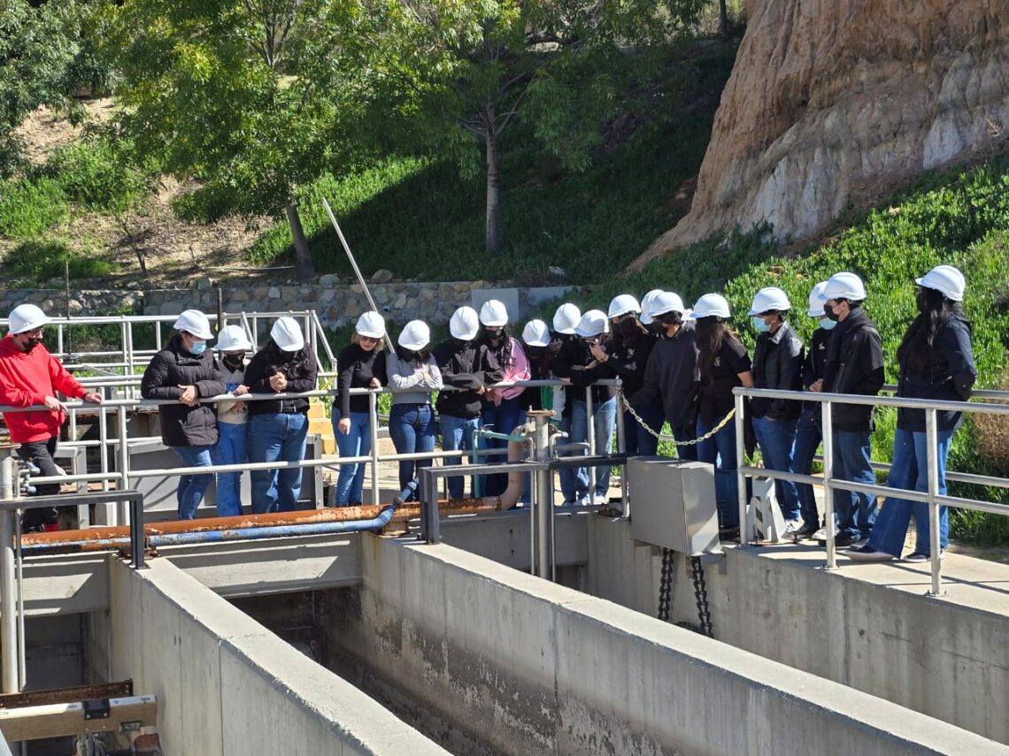Estudiantes visitan Planta de Tratamiento Arturo Herrera