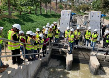 Realiza Cespt recorrido con estudiantes de UABC en planta de tratamiento