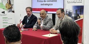 Presenta CMIC delegación Tijuana simulador Vortex Edge Max para operadores de maquinaria pesada 