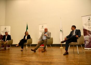 Actualizan a inmobiliarios sobre tramitologías notariales