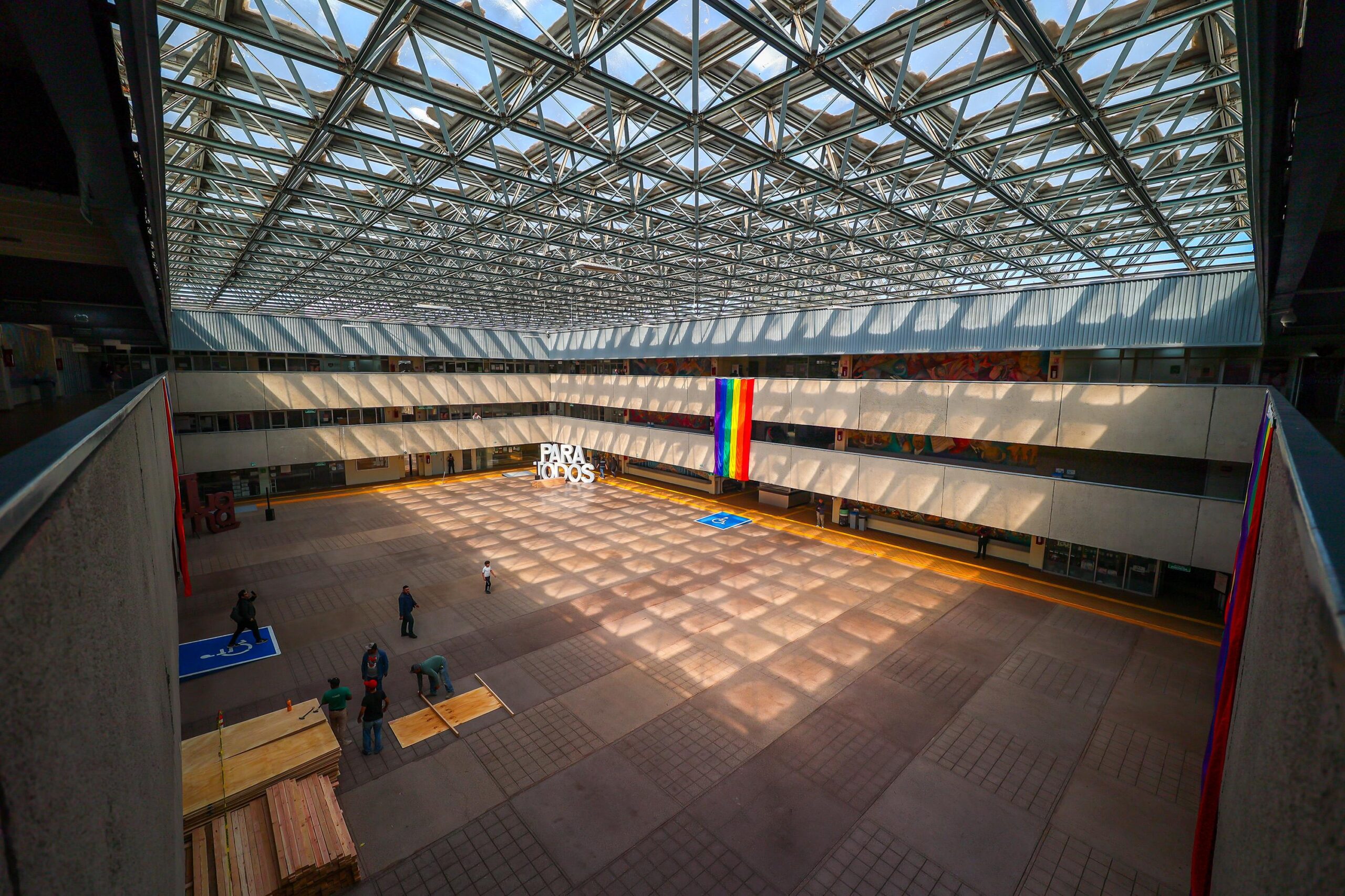 Inicia mantenimiento de domo en Palacio Municipal