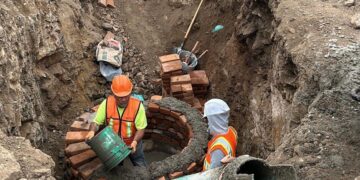 Introduce Cespt alcantarillado en Colinas del Sol