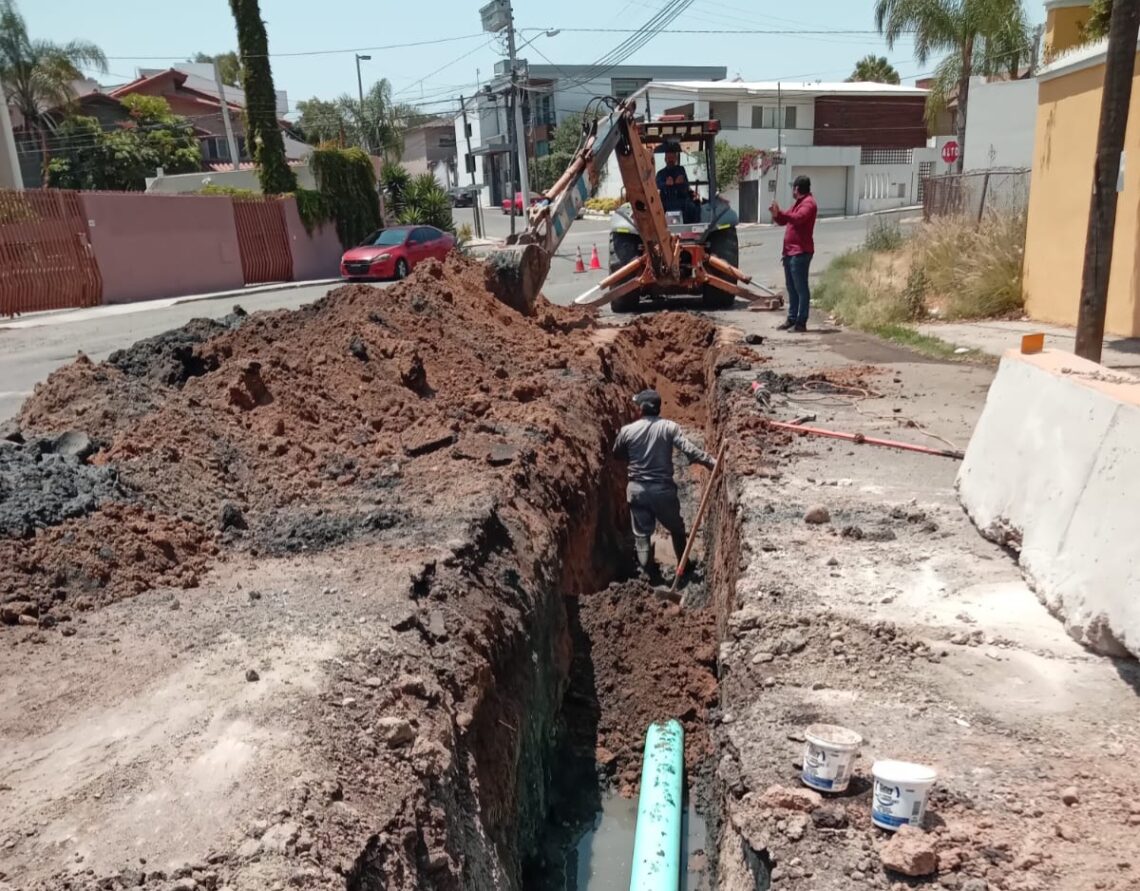 Realizan mantenimiento correctivo en redes de agua potable y sanitarias