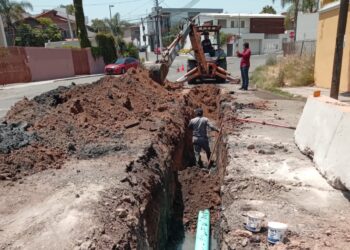 Realizan mantenimiento correctivo en redes de agua potable y sanitarias