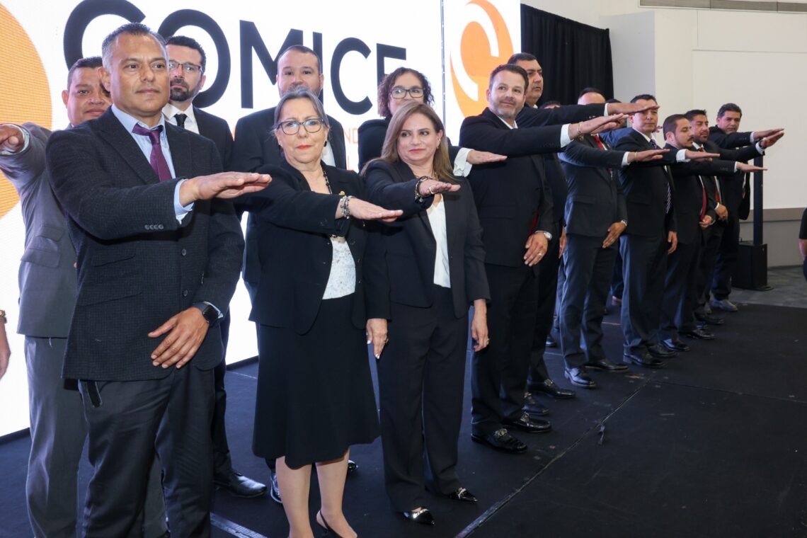 Toma protesta Víctor González Mendívil como presidente de Comice TTR
