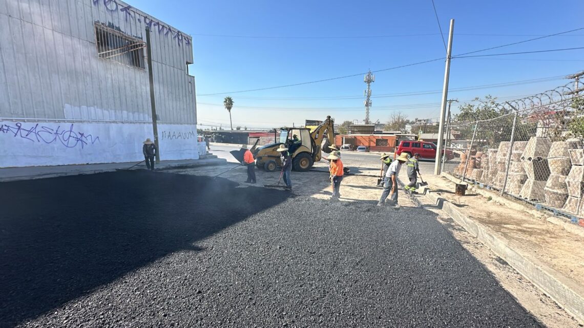 Realizan obras de reparación de vialidades en Tijuana