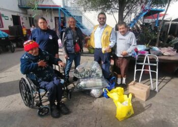 Dona Club de Leones de Tijuana despensas y cobijas a asilo “El Refugio”