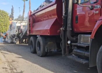Inician trabajos de mantenimiento vial en Lomas de Agua Caliente