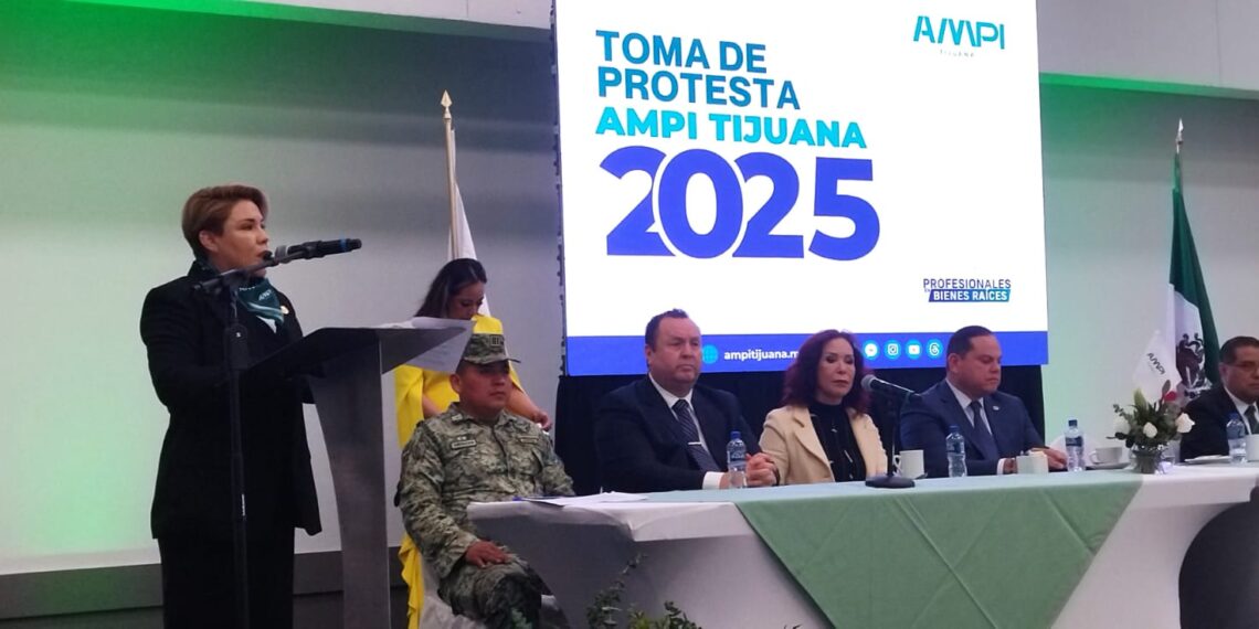 Toma Protesta Lersa Mercadillo Gómezcomo Presidenta de AMPI Tijuana