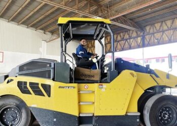 Adquirirá SICT 54 máquinas de pavimentación para conservación de carreteras en el país