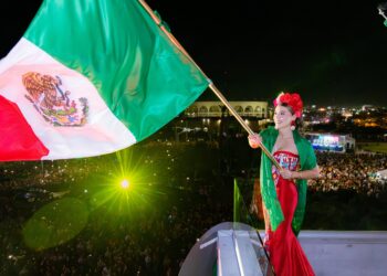 Dan Grito de Independencia 100 mil bajacalifornianos con Marina del Pilar