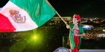 Dan Grito de Independencia 100 mil bajacalifornianos con Marina del Pilar