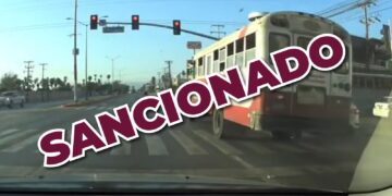 IMOS sanciona a conductor de transporte público en Ensenada por ignorar señalamientos viales