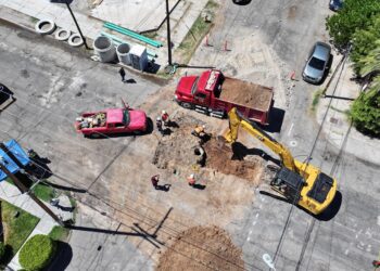 Repone CESPM tres pozos de visita en colonia Nueva, Mexicali