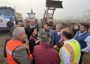 Emprende CMIC jornada de limpieza en Playas de Rosarito