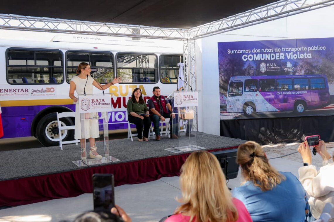 Lanza Marina del Pilar transporte Comunder Violeta para mujeres estudiantes en Mexicali