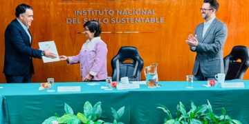 Rinde protesta como director general del Insus Víctor Guzmán Dagnino