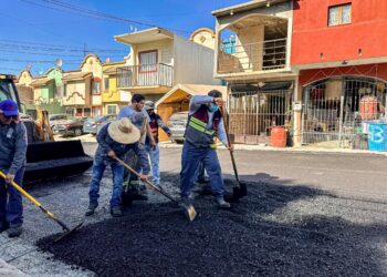 Fortalece Gobierno Municipal de Tijuana acciones de bacheo en las delegaciones municipales